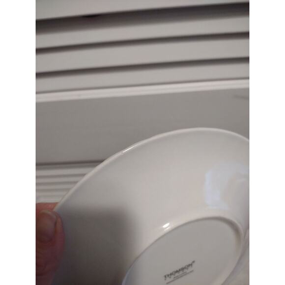 Thomson Pottery 8.25" Maison White stoneware salad plate only ruffle rim - Picture 3 of 3